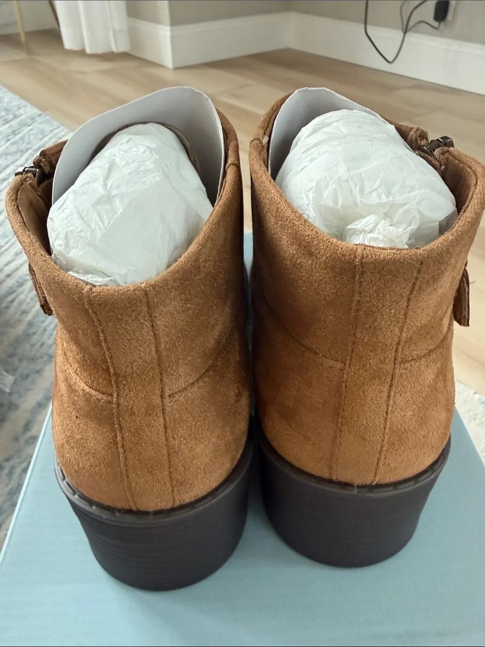 NIB Bzees Tan Outgoing Faux Leather Ankle Booties with Side Zip Sizes 8W & 9.5M
